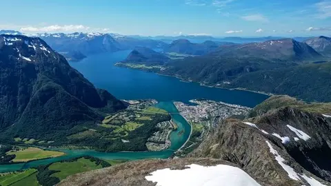 Фьорд у Åndalsnes